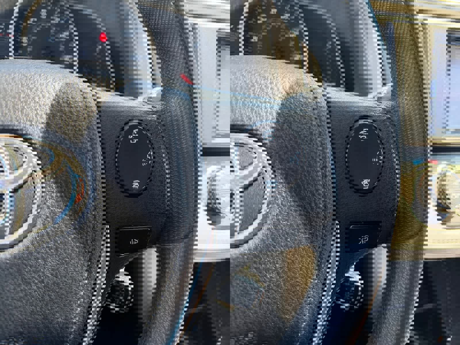 Used 2014 Toyota RAV4 XLE AWD/4WD image 22