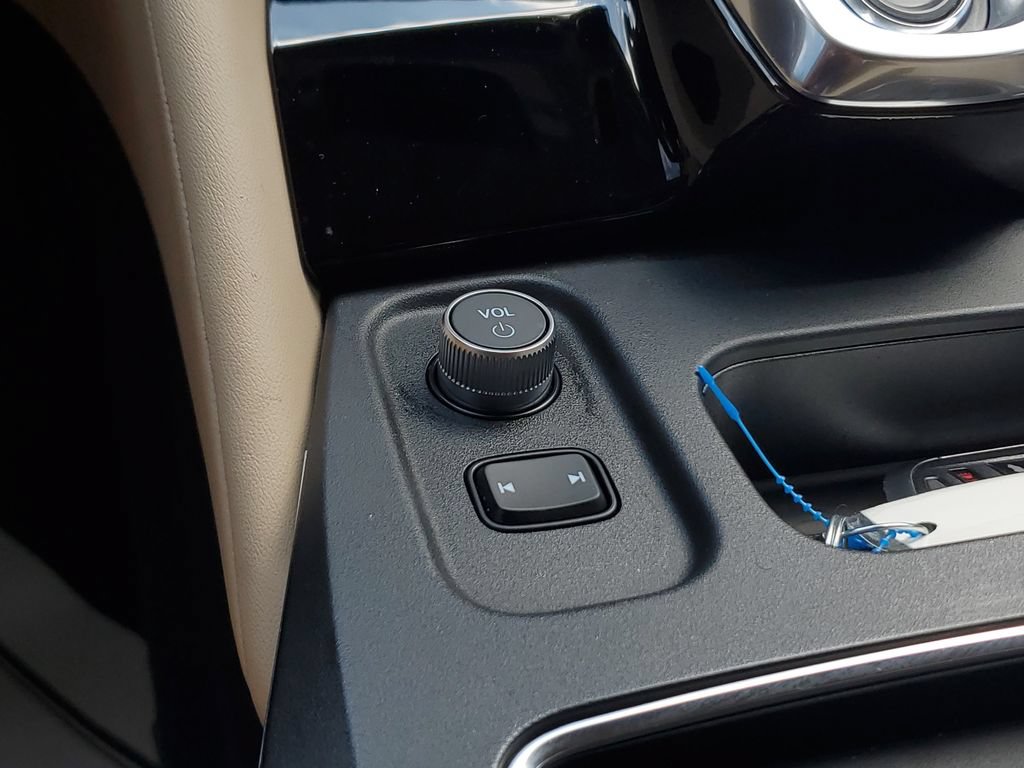 Certified 2025 Acura MDX w/ Technology Package FWD image 28