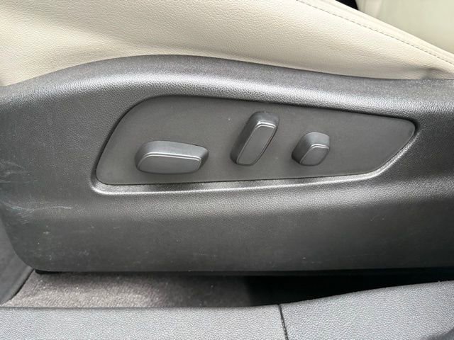 Used 2023 Cadillac XT4 Premium Luxury image 28