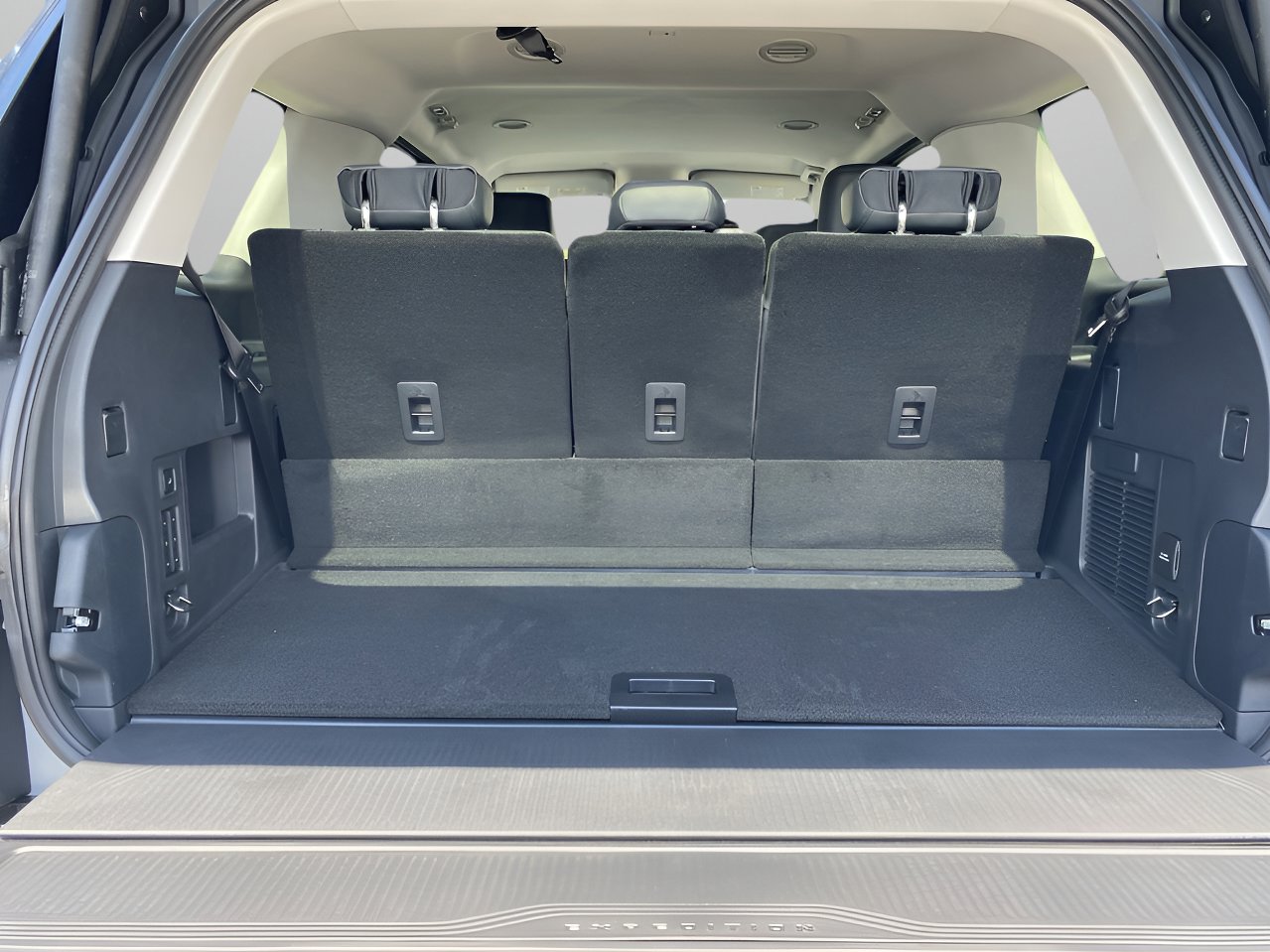 New 2026 Ford Expedition Active image 8