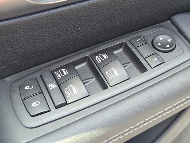 New 2026 Chrysler Pacifica Select image 30