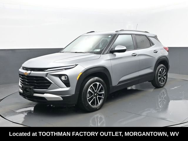 Used 2025 Chevrolet TrailBlazer LT image 2