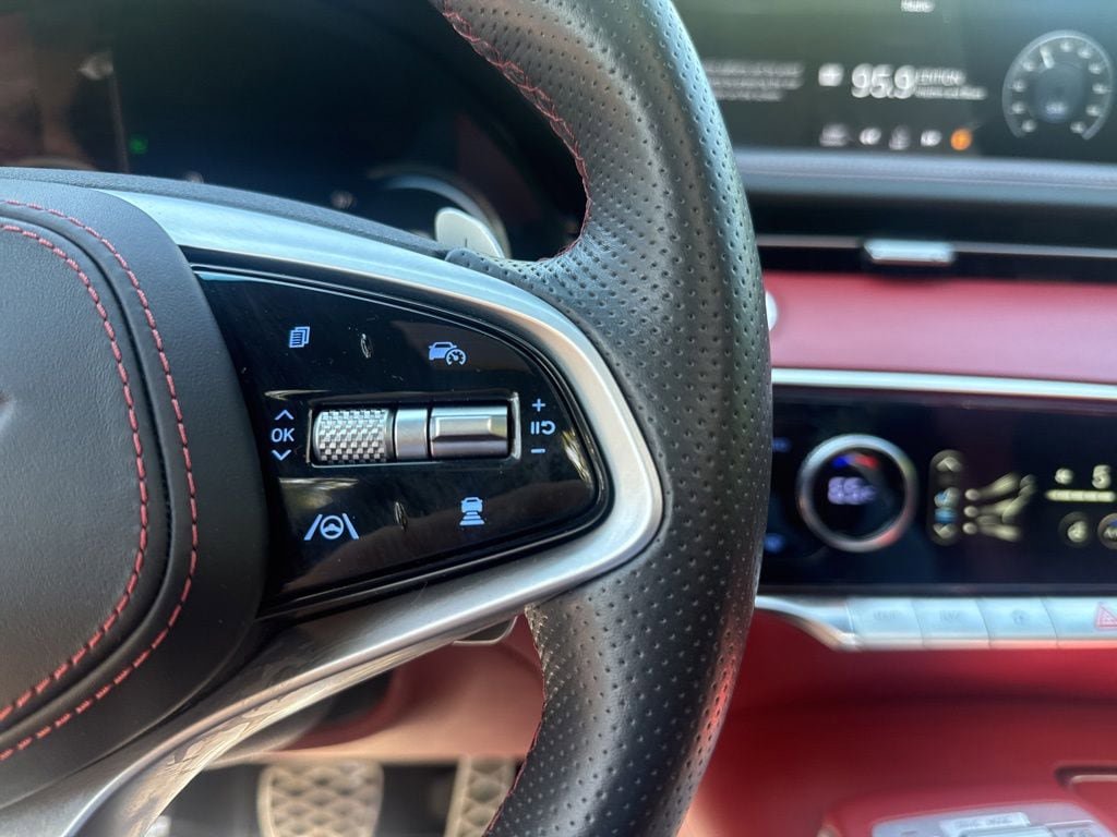 Used 2022 Genesis GV70 2.5T w/ Sport Prestige Package AWD/4WD image 17