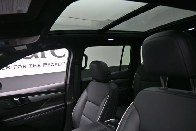 Used 2025 Buick Enclave Preferred w/ Power Package AWD/4WD image 17