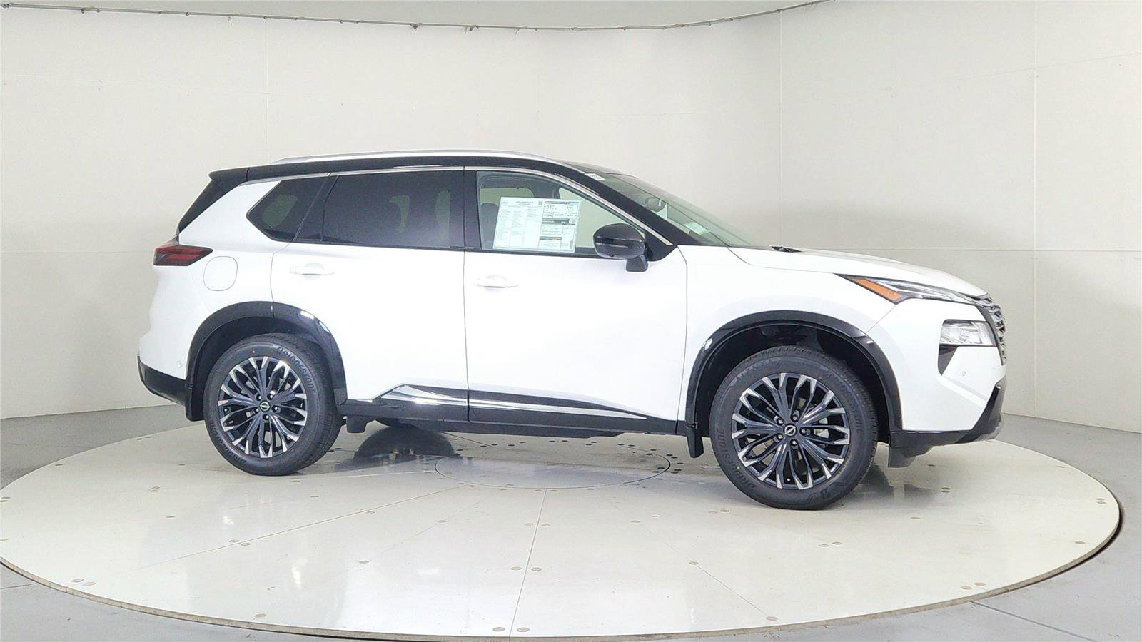 New 2026 Nissan Rogue Platinum w/ Platinum Premium Package image 8