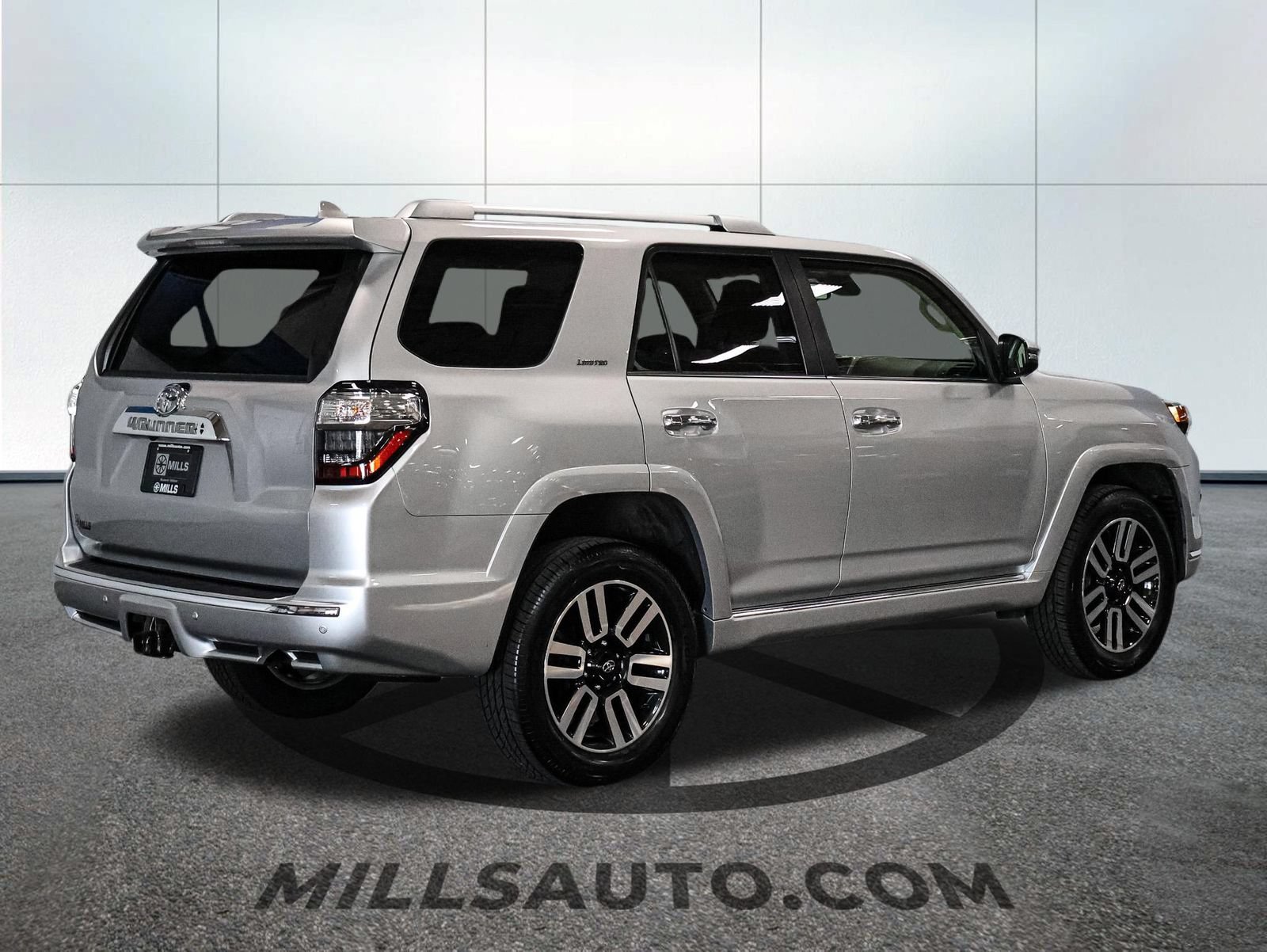 Used 2024 Toyota 4Runner Limited AWD/4WD image 9