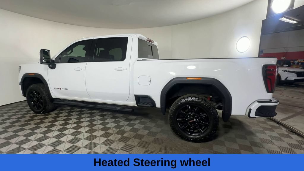 Used 2025 GMC Sierra 3500 AT4 w/ AT4 Preferred Package AWD/4WD image 9