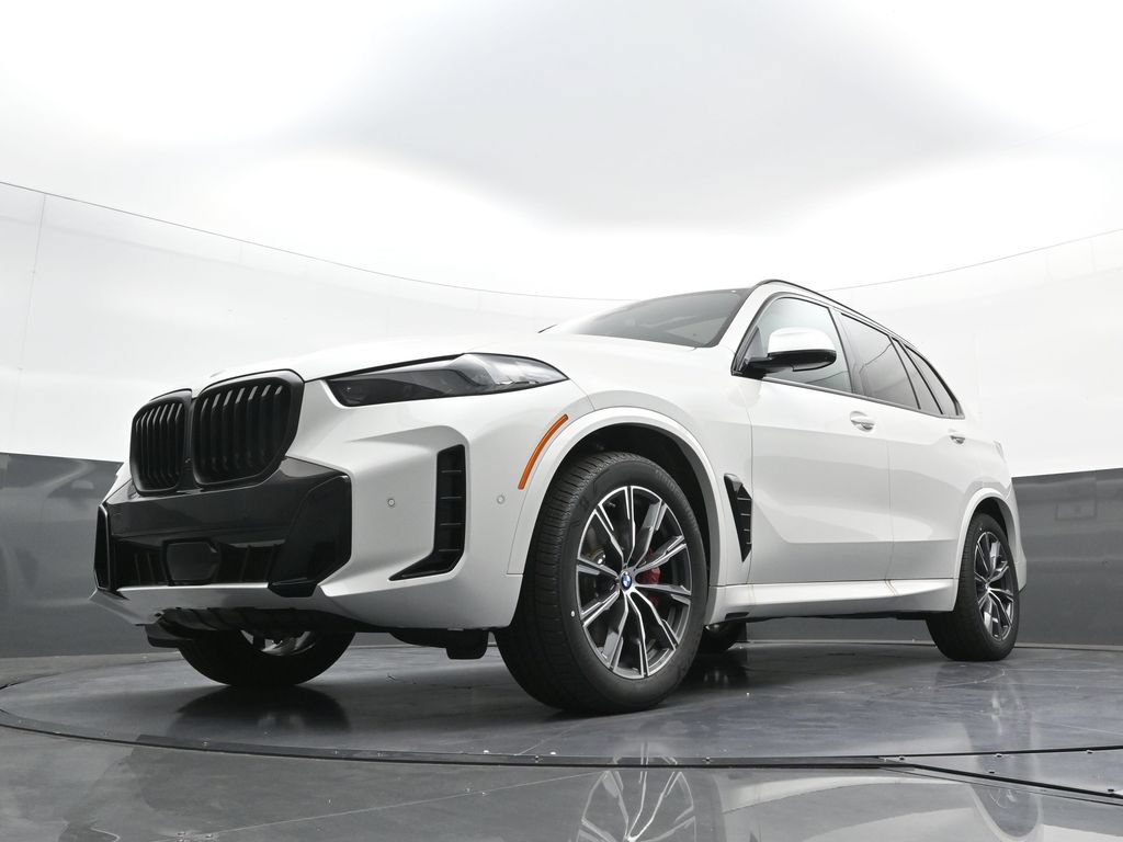 New 2026 BMW X5 xDrive40i w/ M Sport Package AWD/4WD image 24