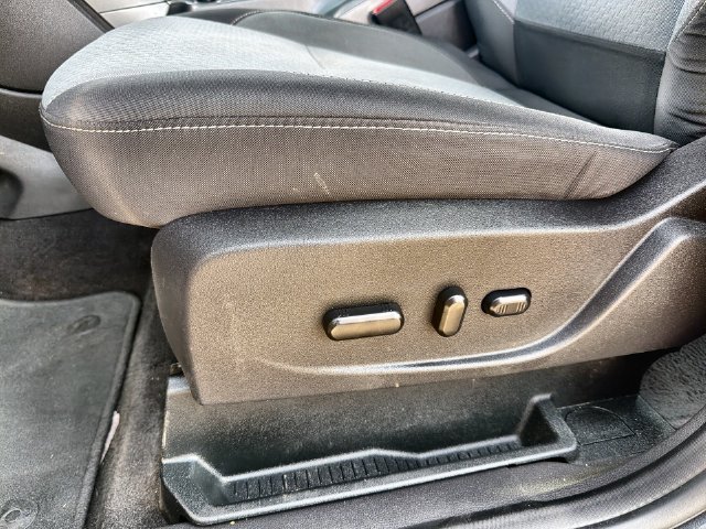 Used 2018 Ford C-MAX SE w/ Equipment Group 201A FWD image 12