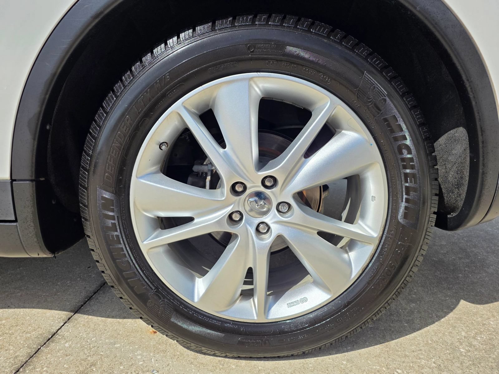 Used 2012 INFINITI FX35 2WD w/ Premium Pkg image 16