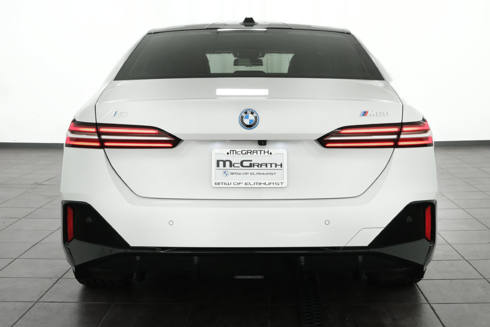 Used 2024 BMW i5 M60 w/ Premium Package AWD/4WD image 5
