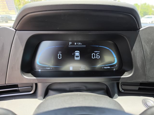 Used 2025 Hyundai Elantra Sport FWD image 32