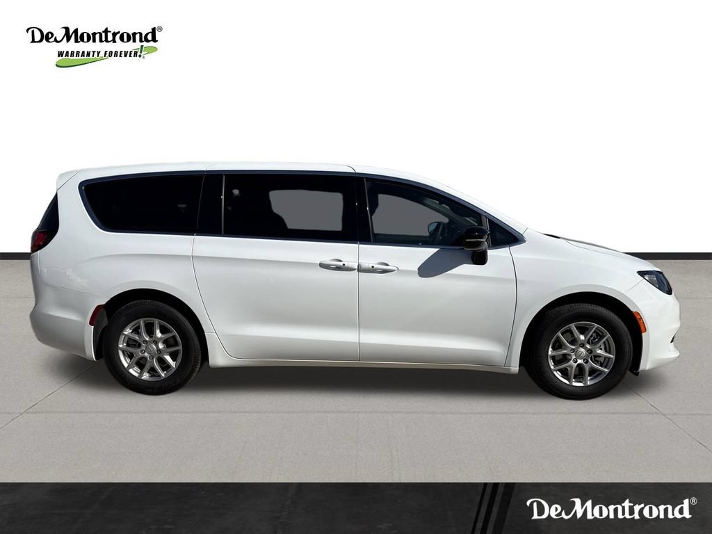 New 2026 Chrysler Voyager LX FWD image 4