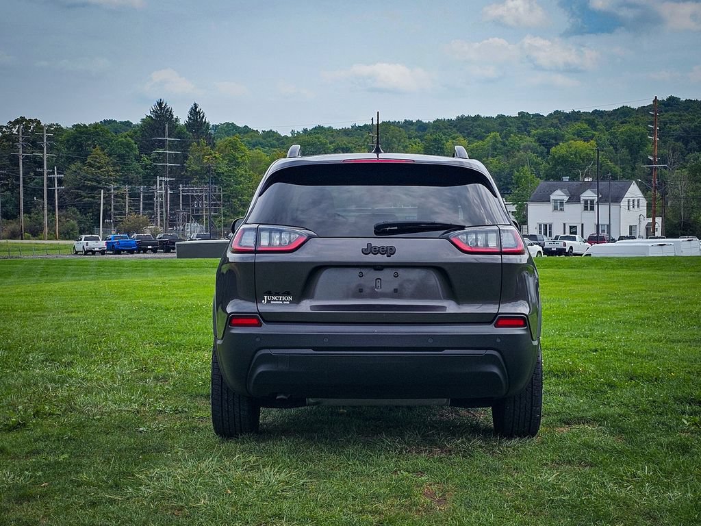 Used 2021 Jeep Cherokee Latitude Plus AWD/4WD image 5