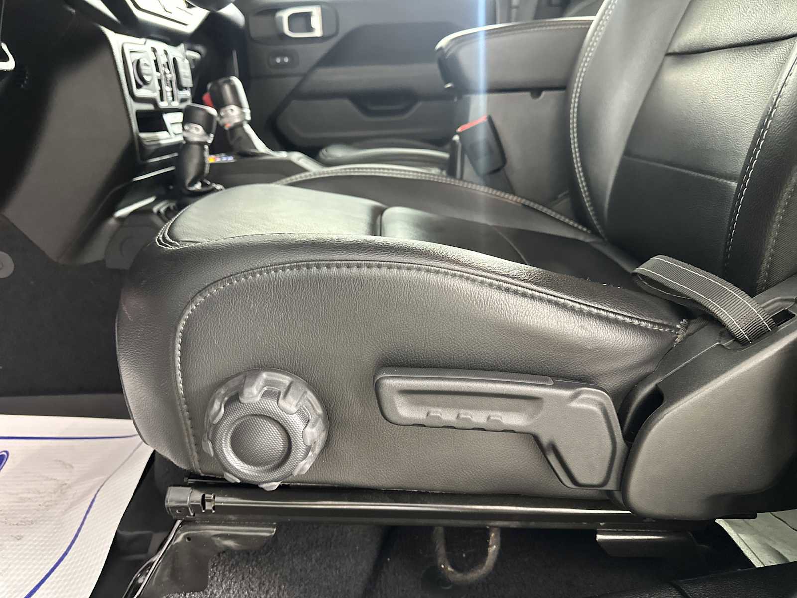 Used 2020 Jeep Wrangler Unlimited Sahara image 54