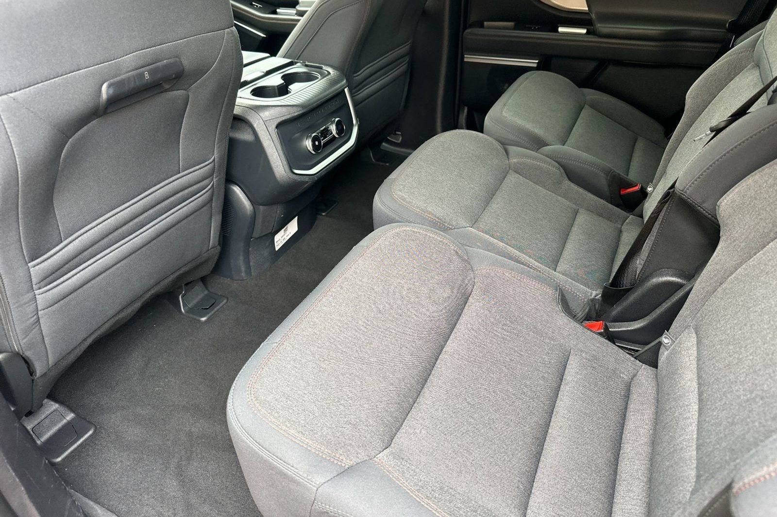 Used 2025 Ford Expedition Active AWD/4WD image 14