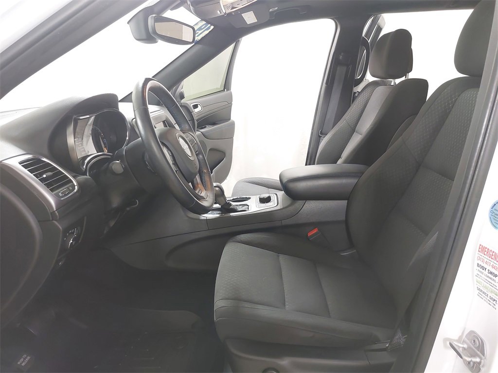 Used 2019 Jeep Grand Cherokee Laredo image 19