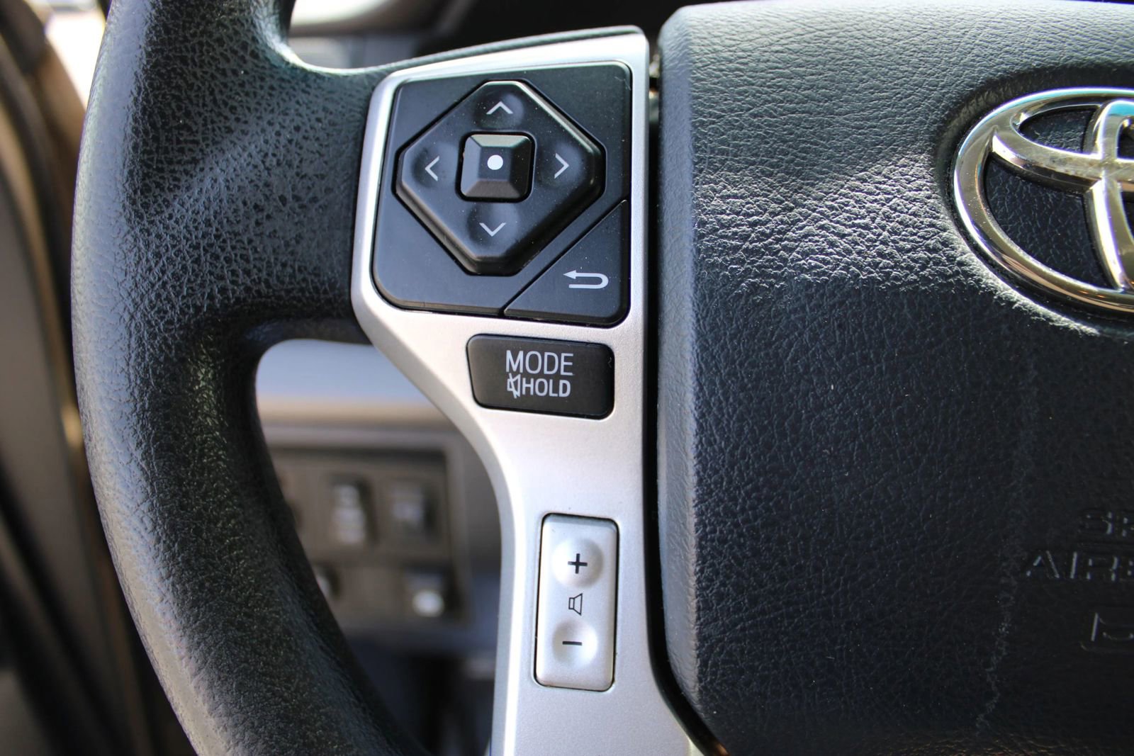 Used 2017 Toyota Tundra SR5 w/ SR5 Upgrade Package image 29