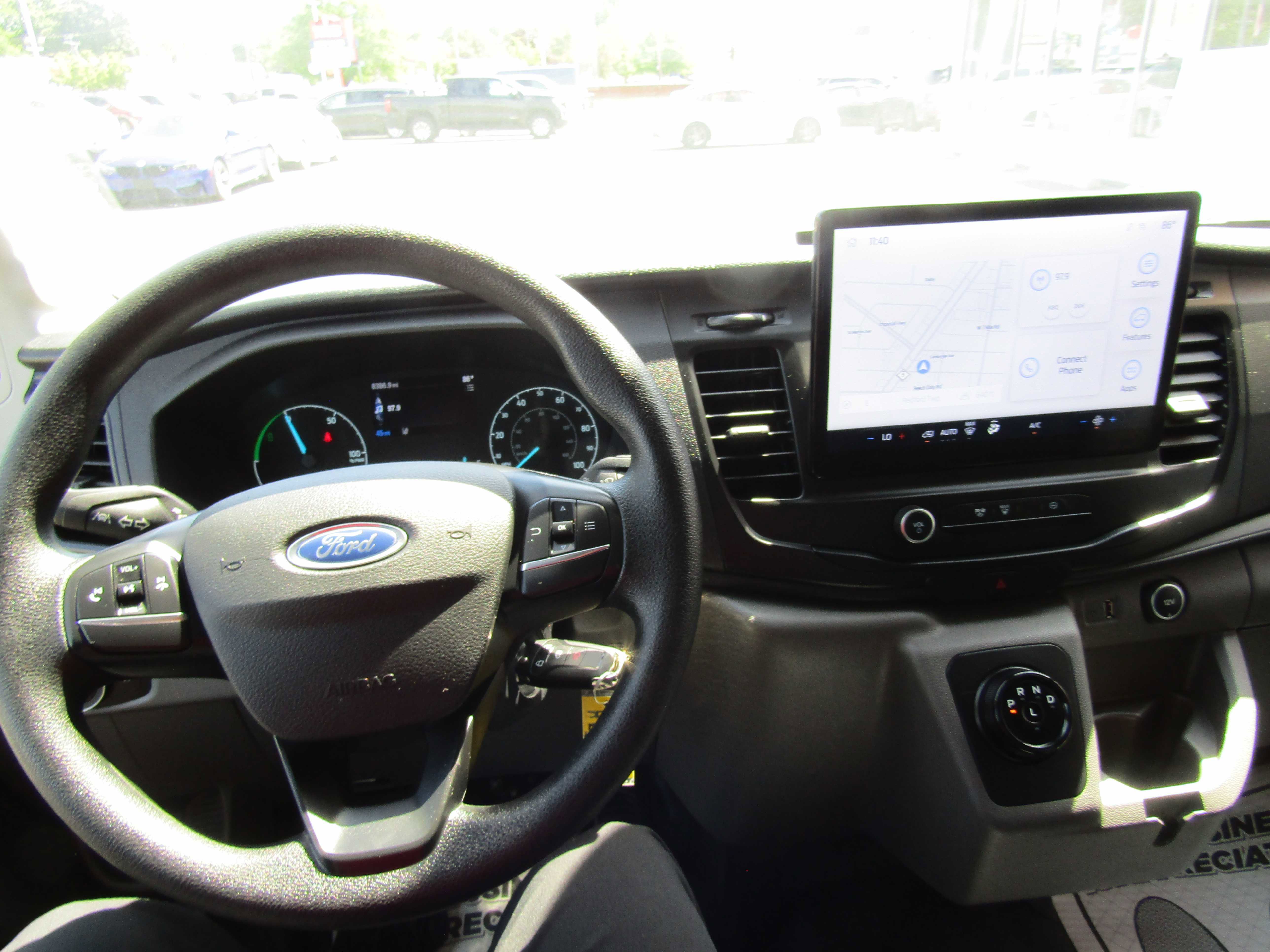 Used 2022 Ford E-Transit Medium Roof RWD image 13