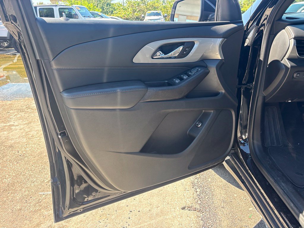 Used 2023 Chevrolet Traverse LT AWD/4WD image 11