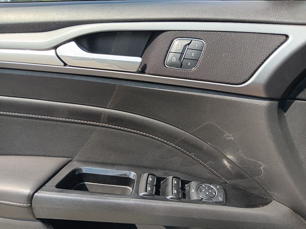 Used 2014 Ford Fusion Titanium FWD image 26