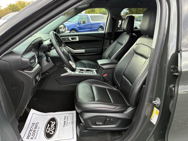 Used 2023 Ford Explorer XLT w/ Equipment Group 202A image 15
