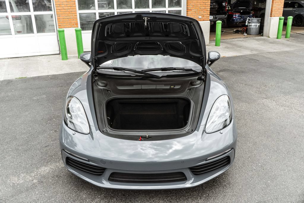 Used 2018 Porsche 718 Cayman RWD image 23