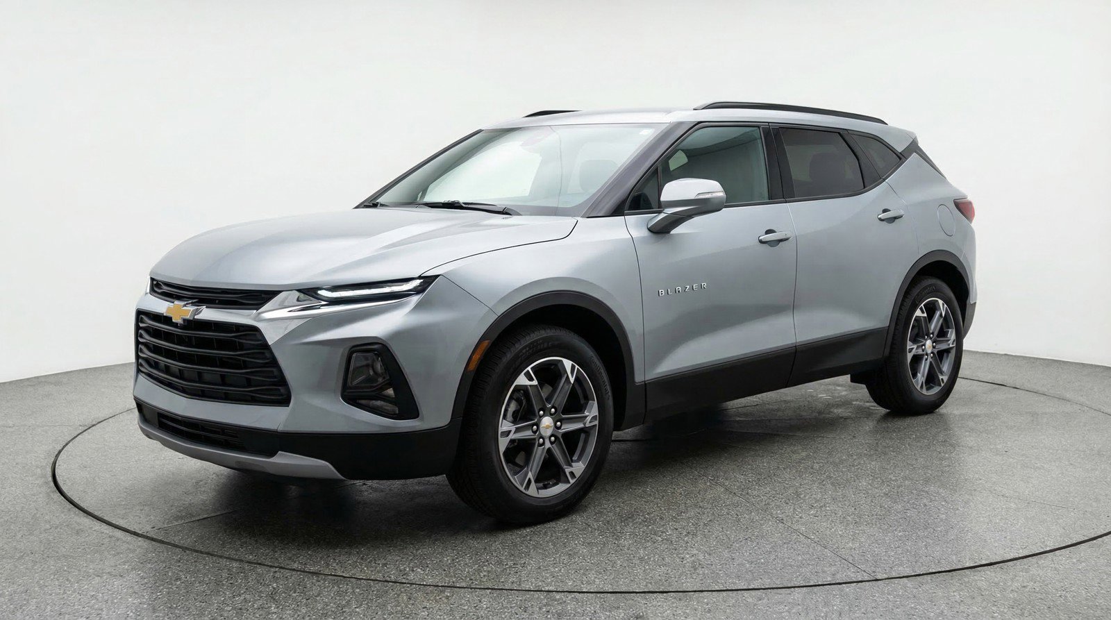 Used 2025 Chevrolet Blazer LT FWD image 3