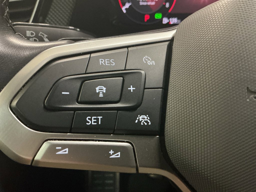 Used 2024 Volkswagen Atlas Cross Sport SEL R-Line AWD/4WD image 26