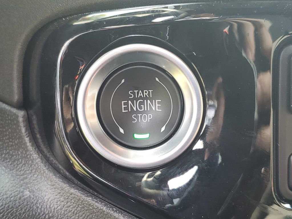 Used 2025 Chevrolet Silverado 1500 LT w/ Safety Package image 25