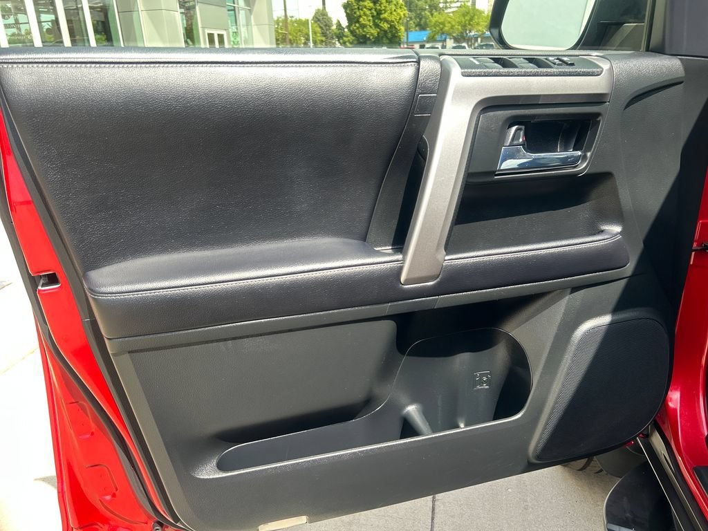 Certified 2021 Toyota 4Runner SR5 AWD/4WD image 11