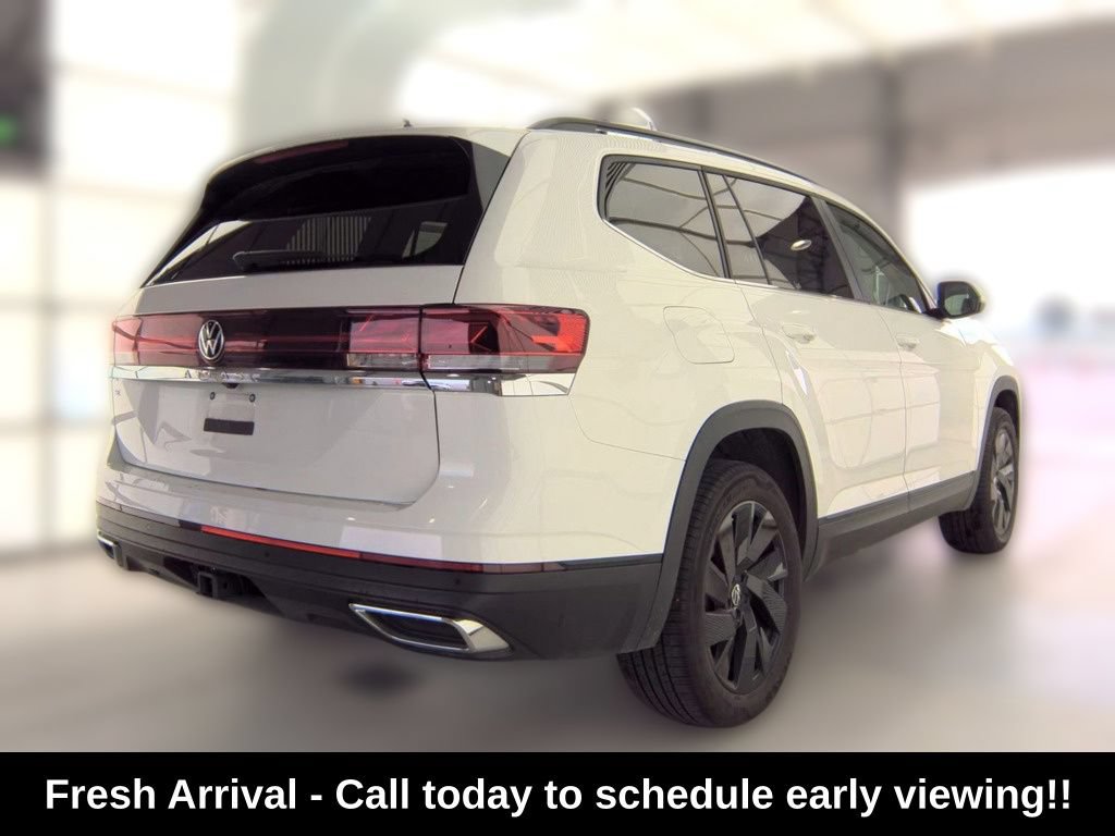 Used 2025 Volkswagen Atlas SE FWD image 4