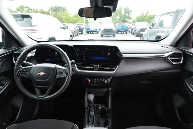 Used 2024 Chevrolet TrailBlazer LT FWD image 25