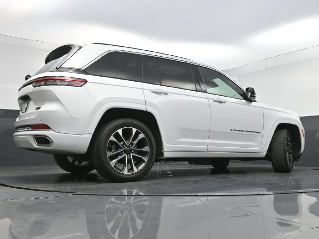 Used 2024 Jeep Grand Cherokee Overland w/ Trailer Tow Package AWD/4WD image 31