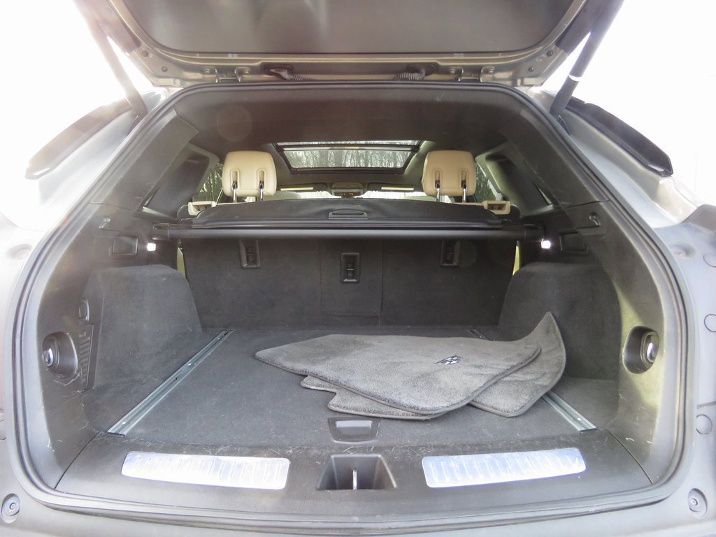 Used 2018 Cadillac XT5 Premium Luxury w/ Driver Assist Package image 18