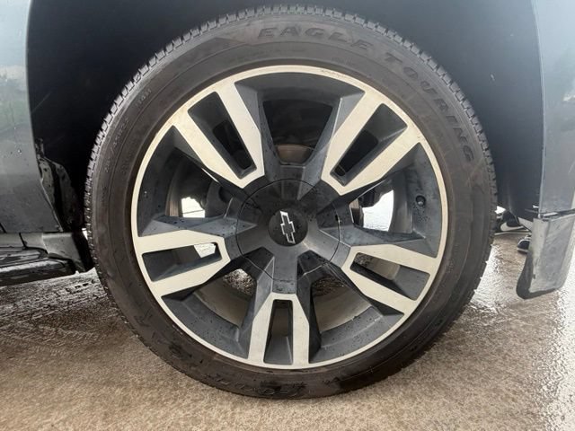Used 2020 Chevrolet Suburban LT w/ RST Edition AWD/4WD image 33