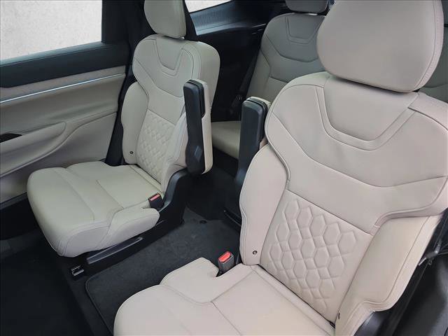 Used 2025 Volvo EX90 Ultra AWD/4WD image 14