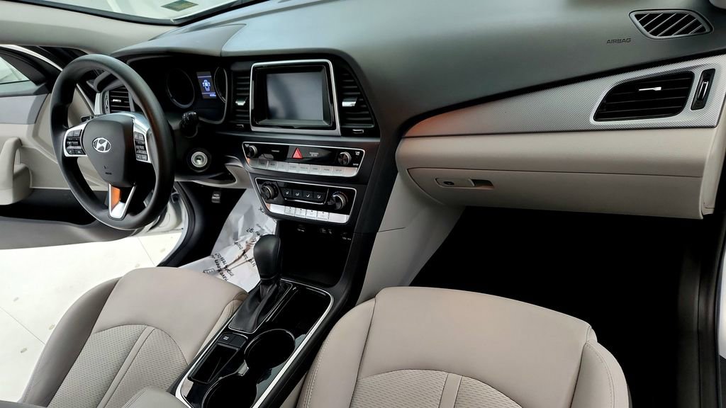 Used 2018 Hyundai Sonata SE w/ Cargo Package FWD image 15