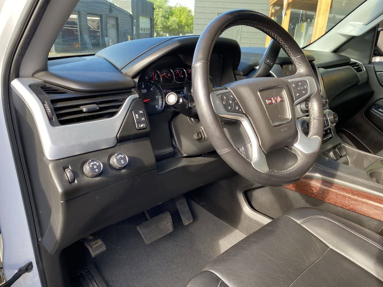Used 2019 GMC Yukon XL SLT AWD/4WD image 2