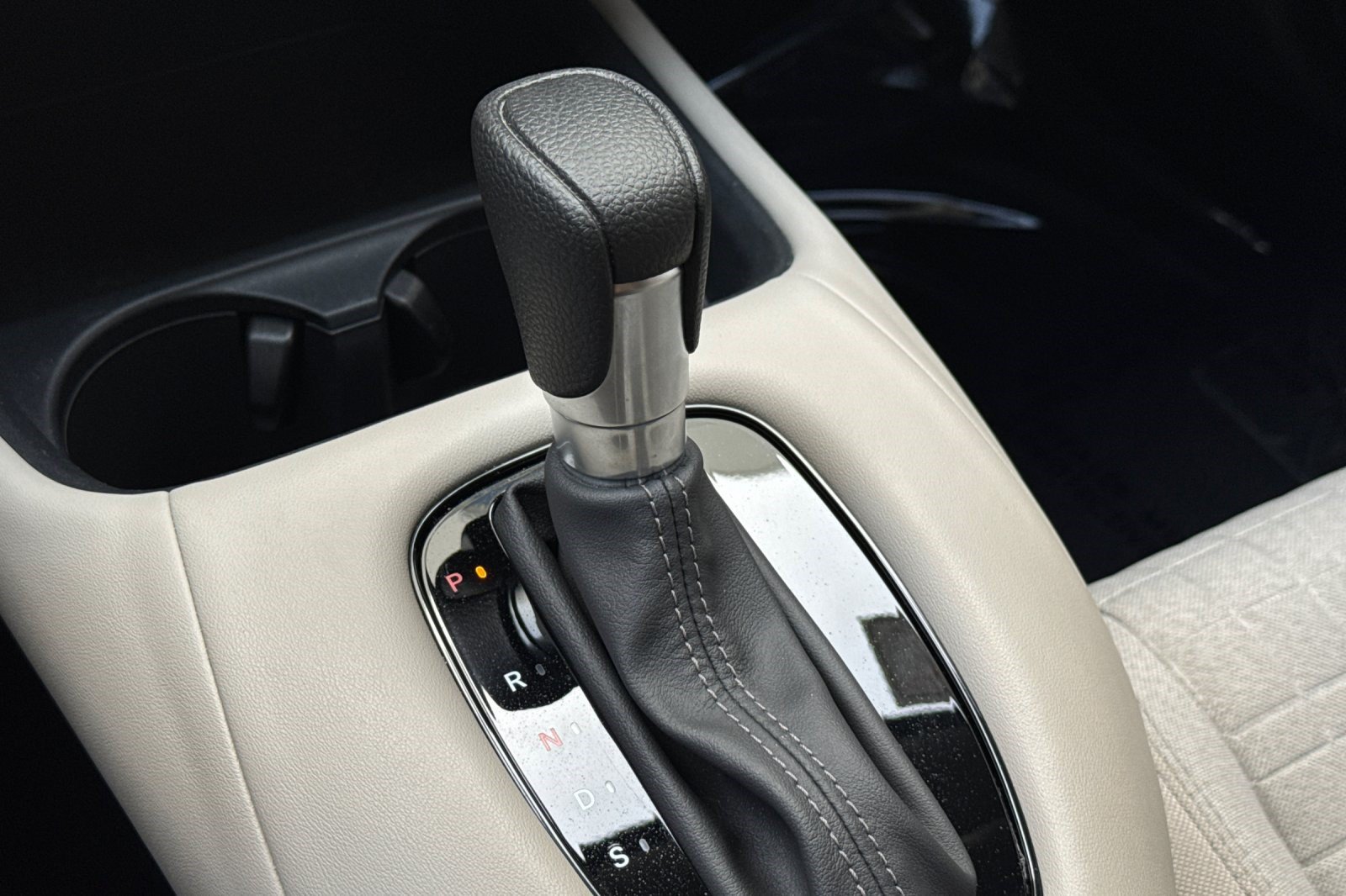Certified 2025 Honda HR-V LX image 18