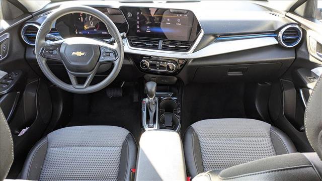 Used 2025 Chevrolet Trax LT image 21