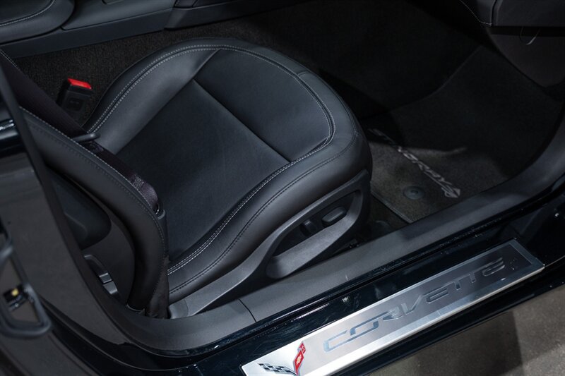 Used 2017 Chevrolet Corvette Stingray Coupe w/ Z51 1LT w/ Battery Protection Package RWD image 30