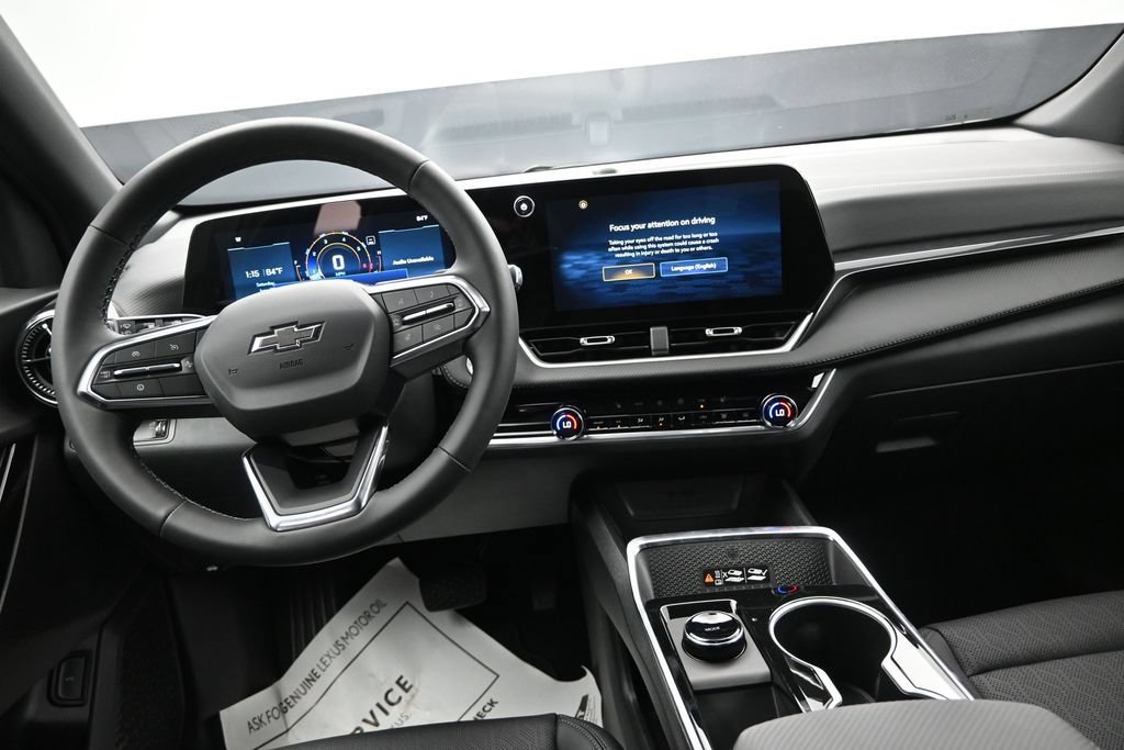 New 2026 Chevrolet Equinox LT w/ Convenience Package II FWD image 16