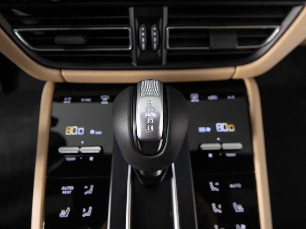 New 2026 Porsche Macan image 25