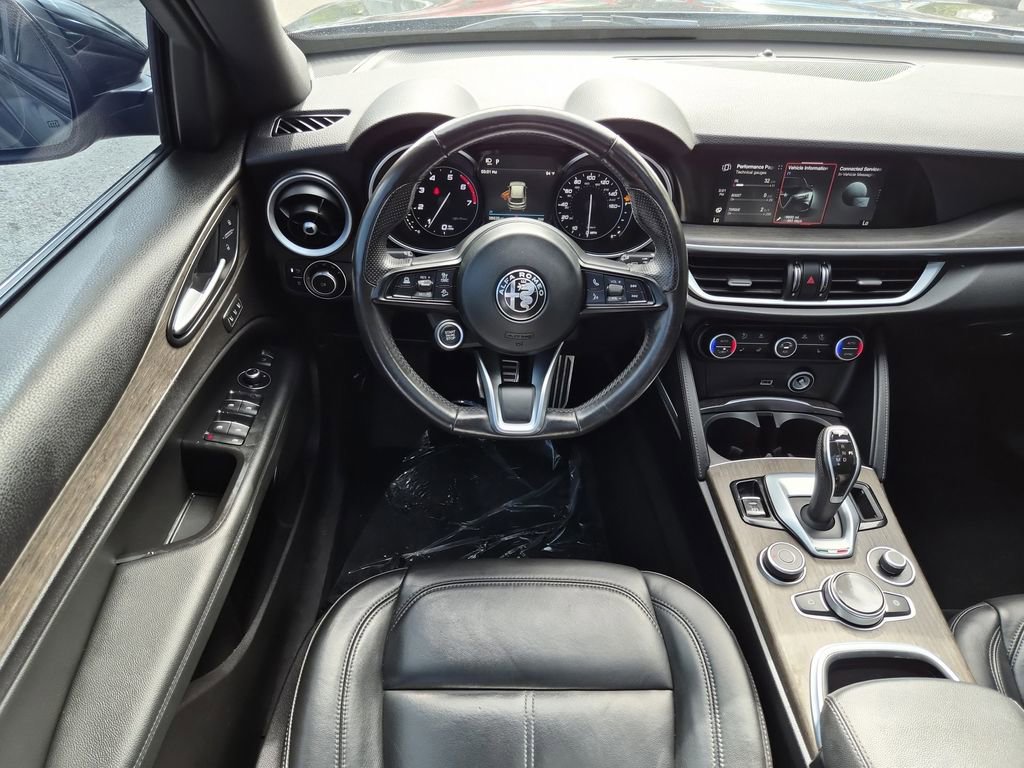 Used 2022 Alfa Romeo Stelvio Ti image 11