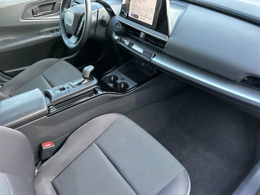 Certified 2025 Toyota Prius LE FWD image 16
