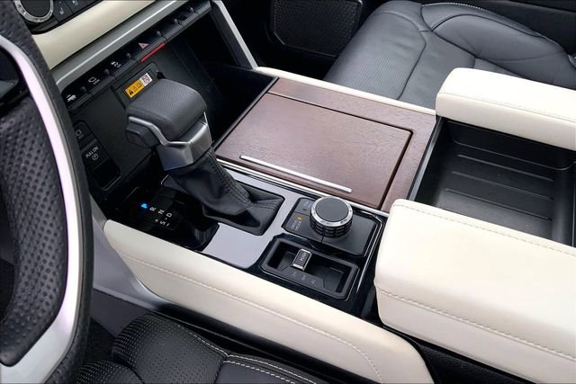 Used 2024 Toyota Sequoia Capstone image 13