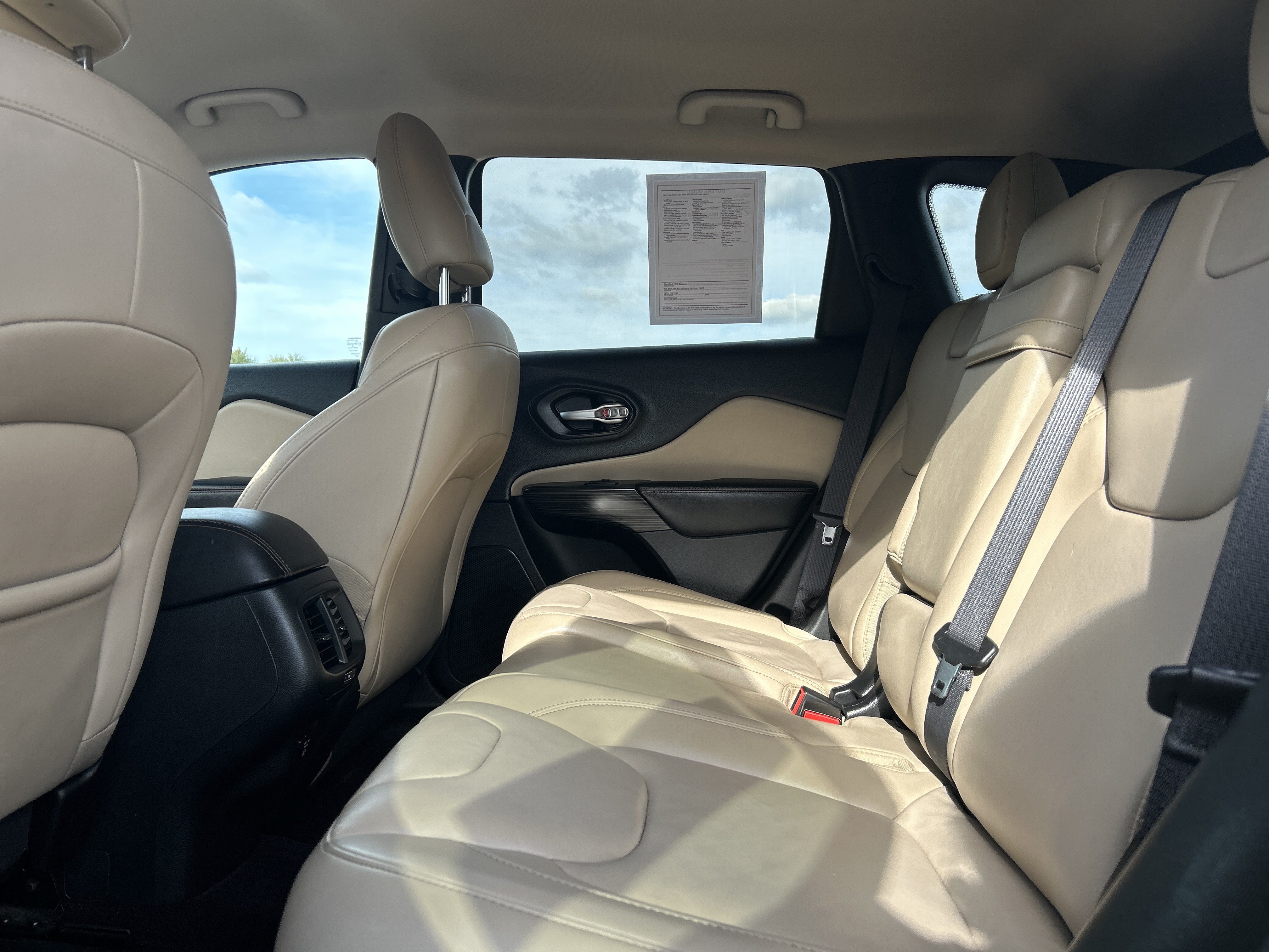 Used 2016 Jeep Cherokee Limited AWD/4WD image 22