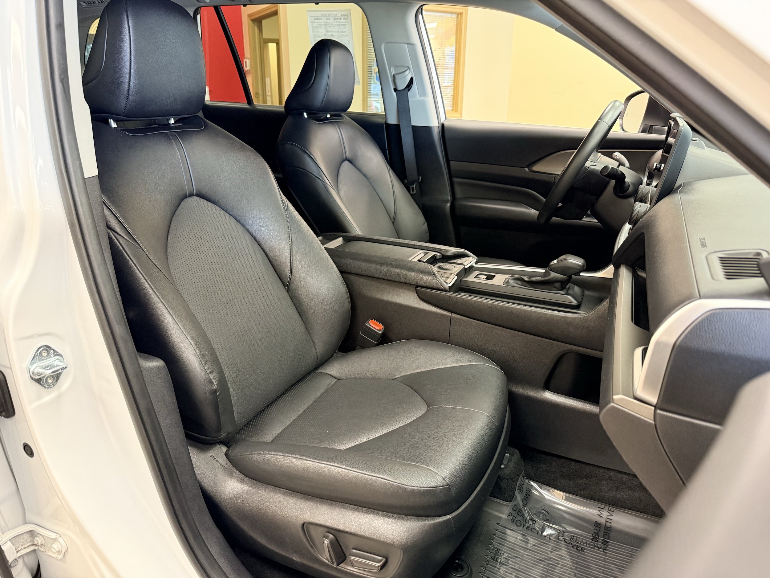 Used 2024 Toyota Grand Highlander AWD image 38