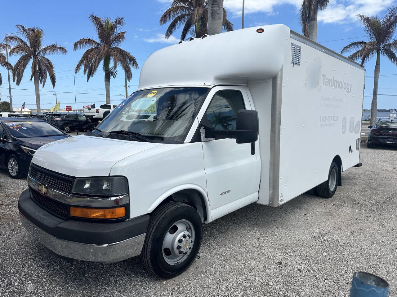 Used 2016 Chevrolet Express 4500 w/ Chrome Appearance Package RWD image 1
